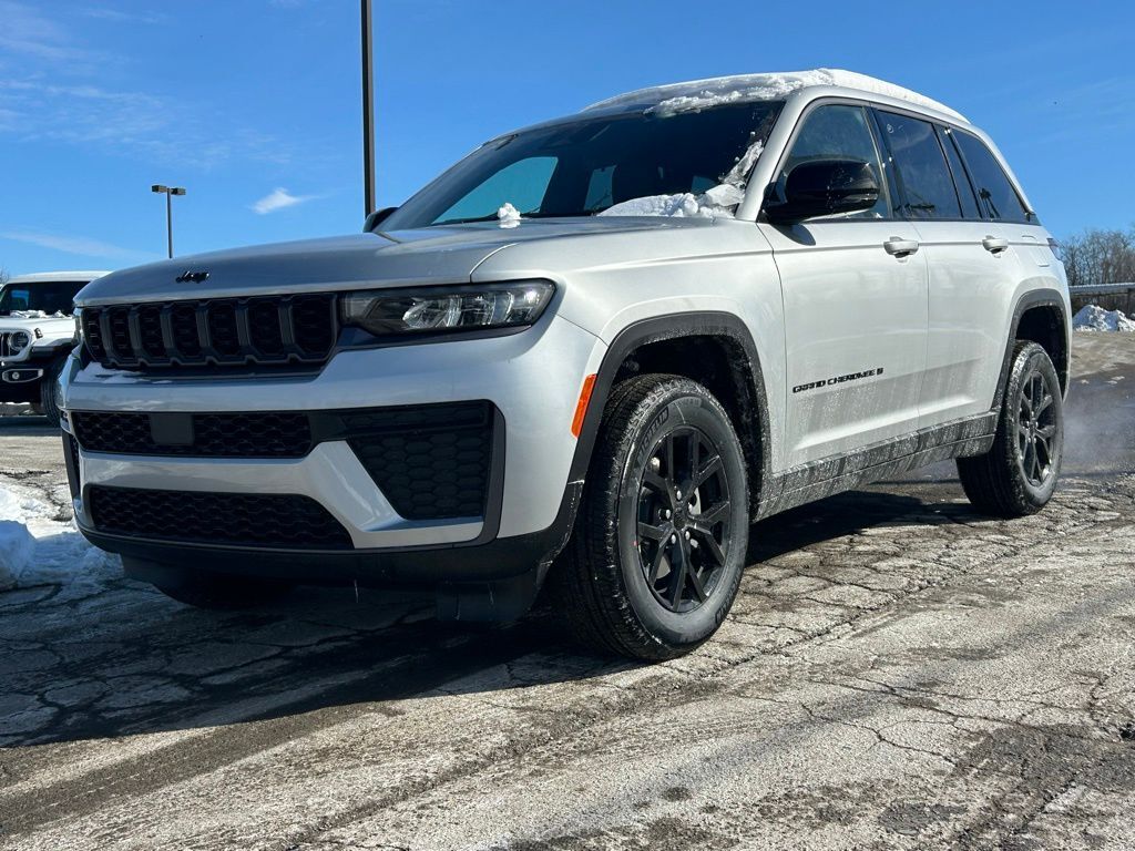 2026 Jeep Grand Cherokee Laredo