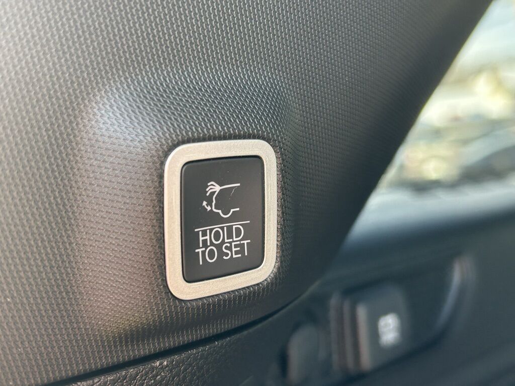 2026 Jeep Grand Cherokee Laredo Crestwood KY