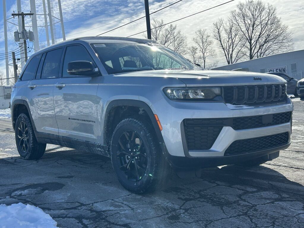 2026 Jeep Grand Cherokee Laredo Crestwood KY