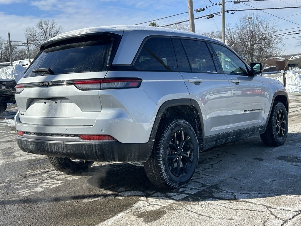 2026 Jeep Grand Cherokee Laredo Crestwood KY