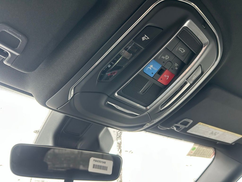 2026 Jeep Grand Cherokee Laredo Crestwood KY