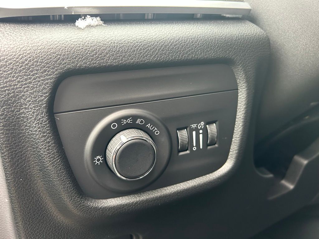 2026 Jeep Grand Cherokee Laredo Crestwood KY