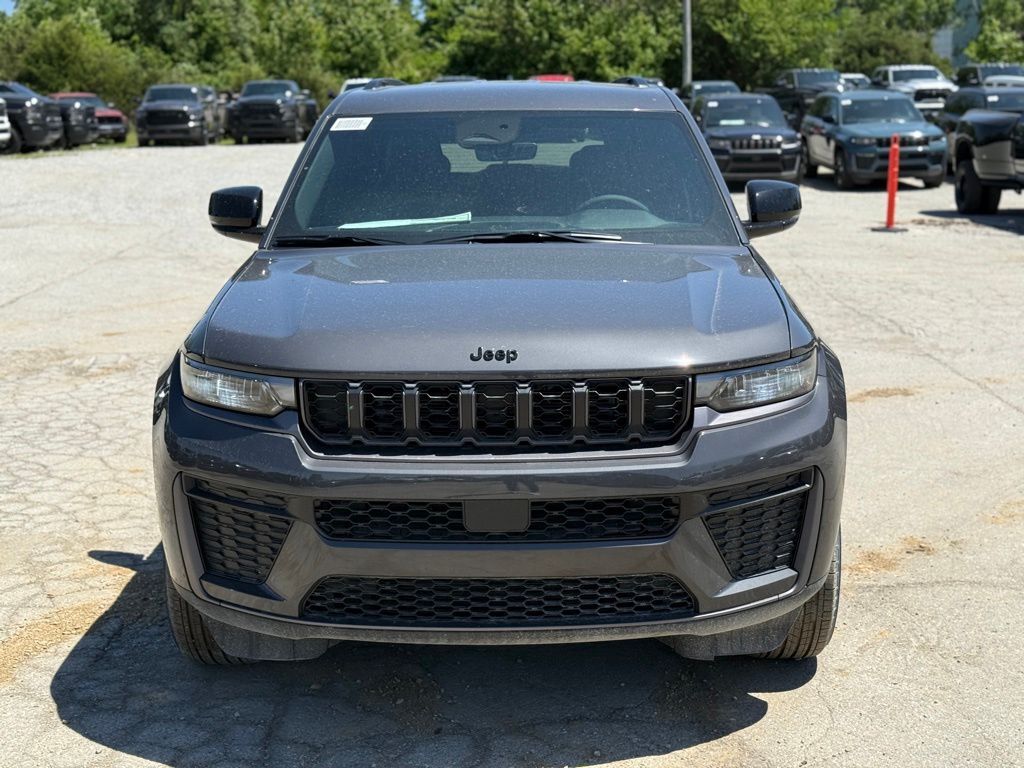 2026 Jeep Grand Cherokee Laredo