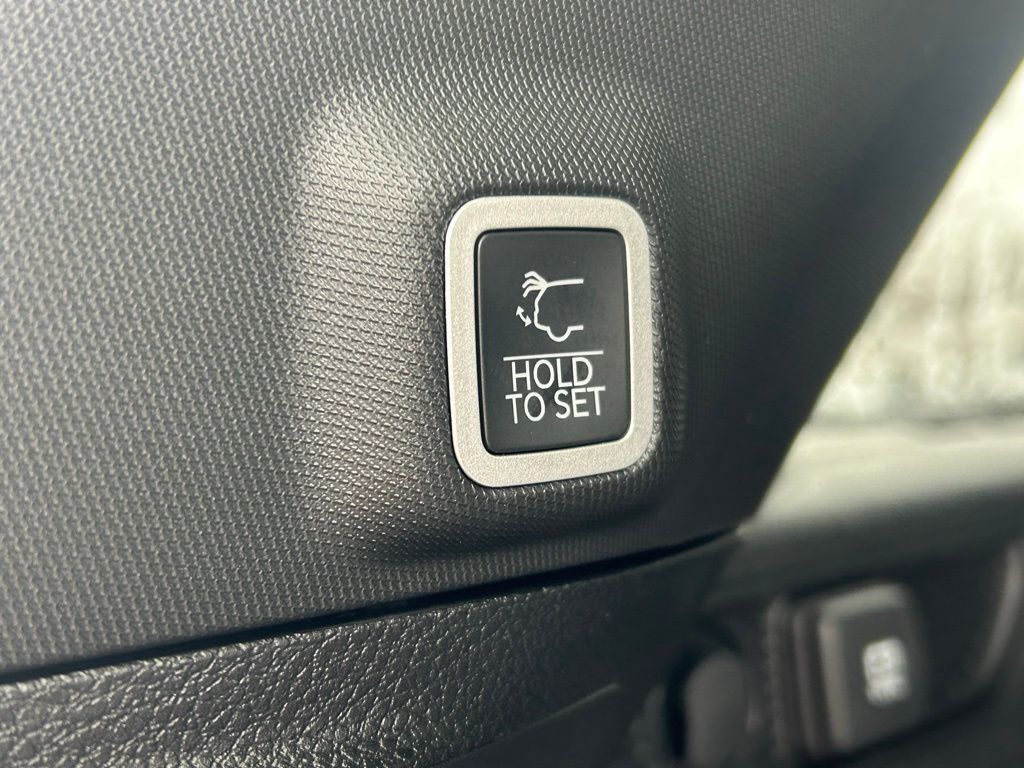 2026 Jeep Grand Cherokee Laredo Crestwood KY