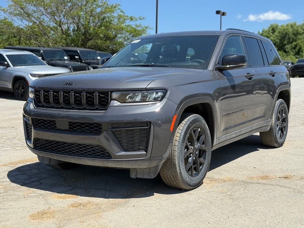 2026 Jeep Grand Cherokee Laredo