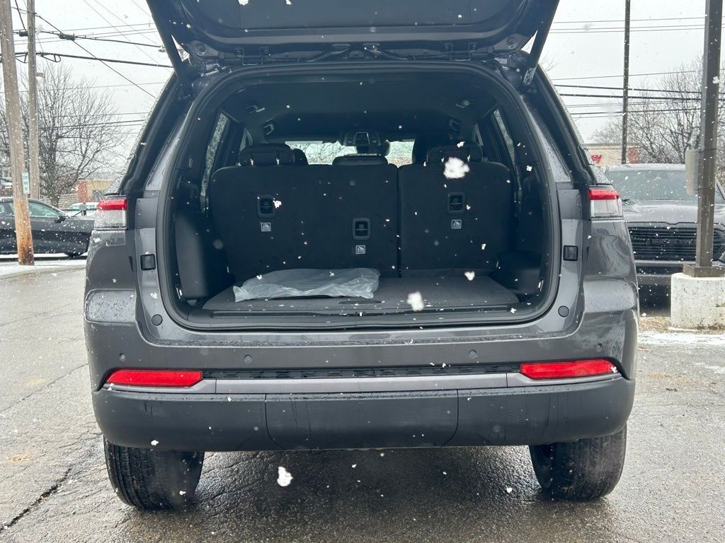 2026 Jeep Grand Cherokee Laredo Crestwood KY