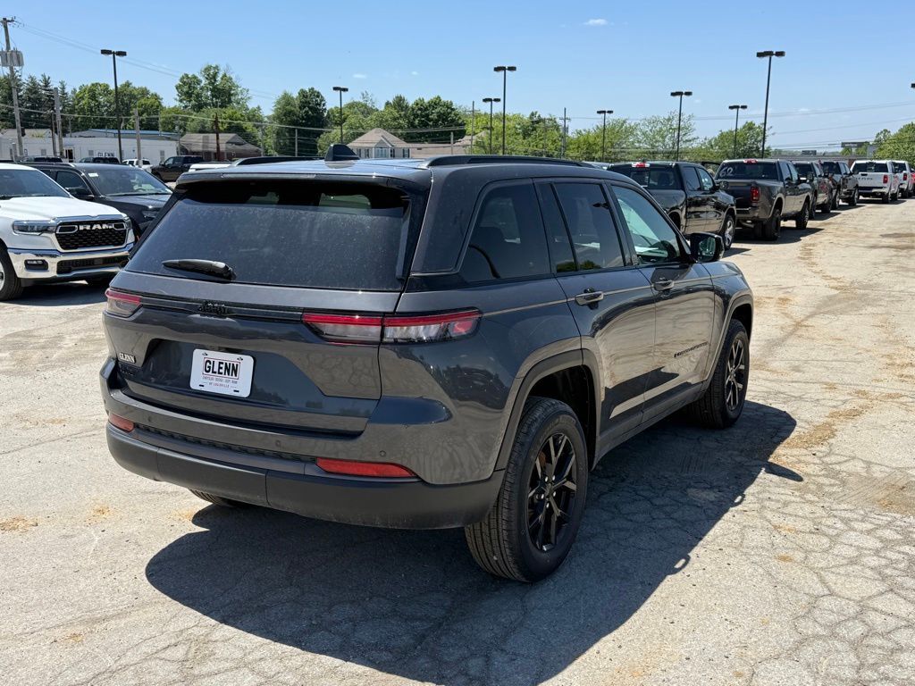 2026 Jeep Grand Cherokee Laredo Crestwood KY