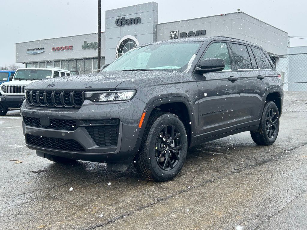 2026 Jeep Grand Cherokee Laredo