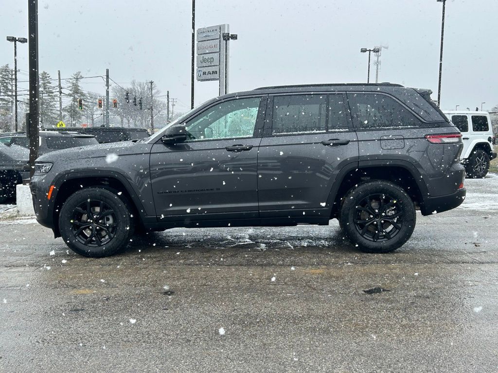 2026 Jeep Grand Cherokee Laredo Crestwood KY