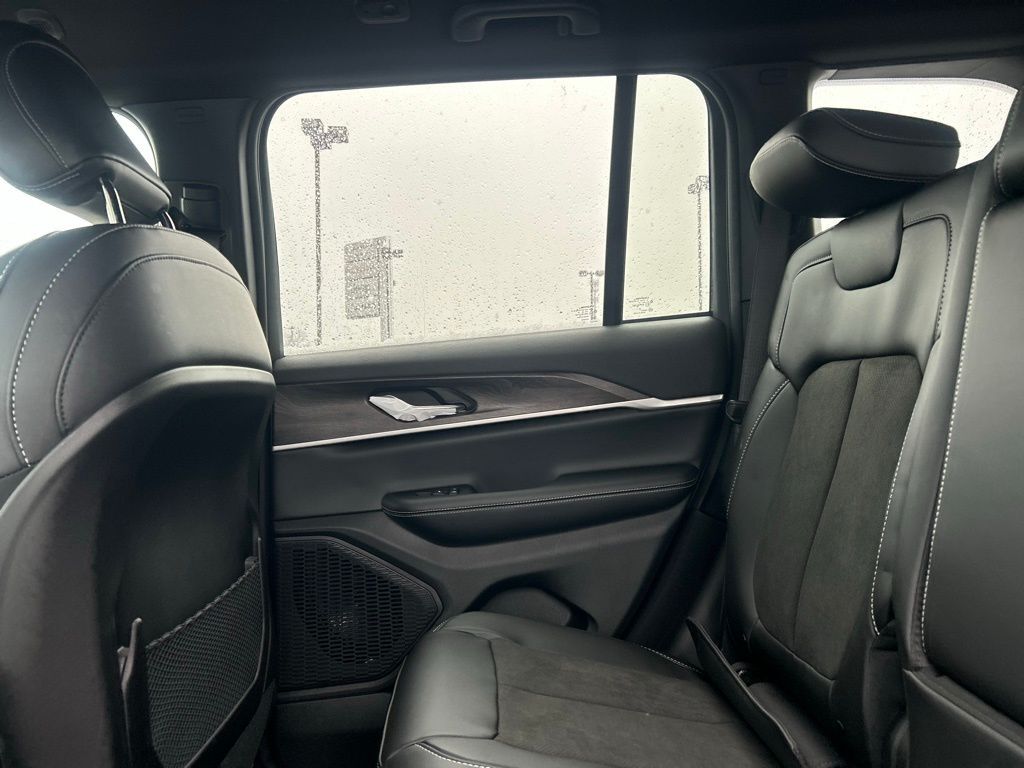 2026 Jeep Grand Cherokee Laredo Crestwood KY