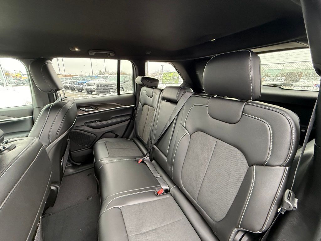 2026 Jeep Grand Cherokee Laredo Crestwood KY