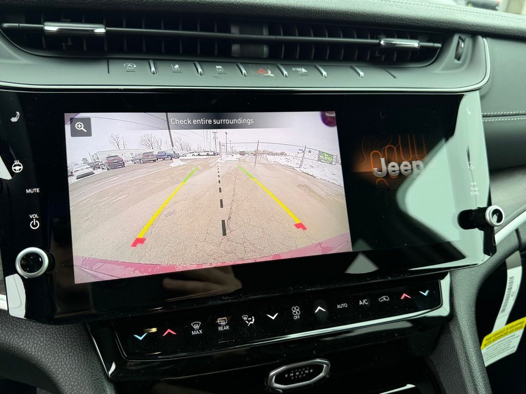 2026 Jeep Grand Cherokee Laredo Crestwood KY