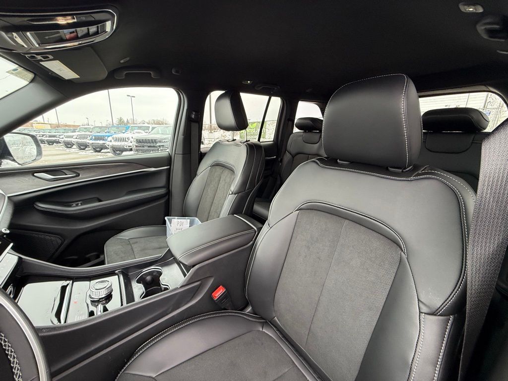 2026 Jeep Grand Cherokee Laredo Crestwood KY