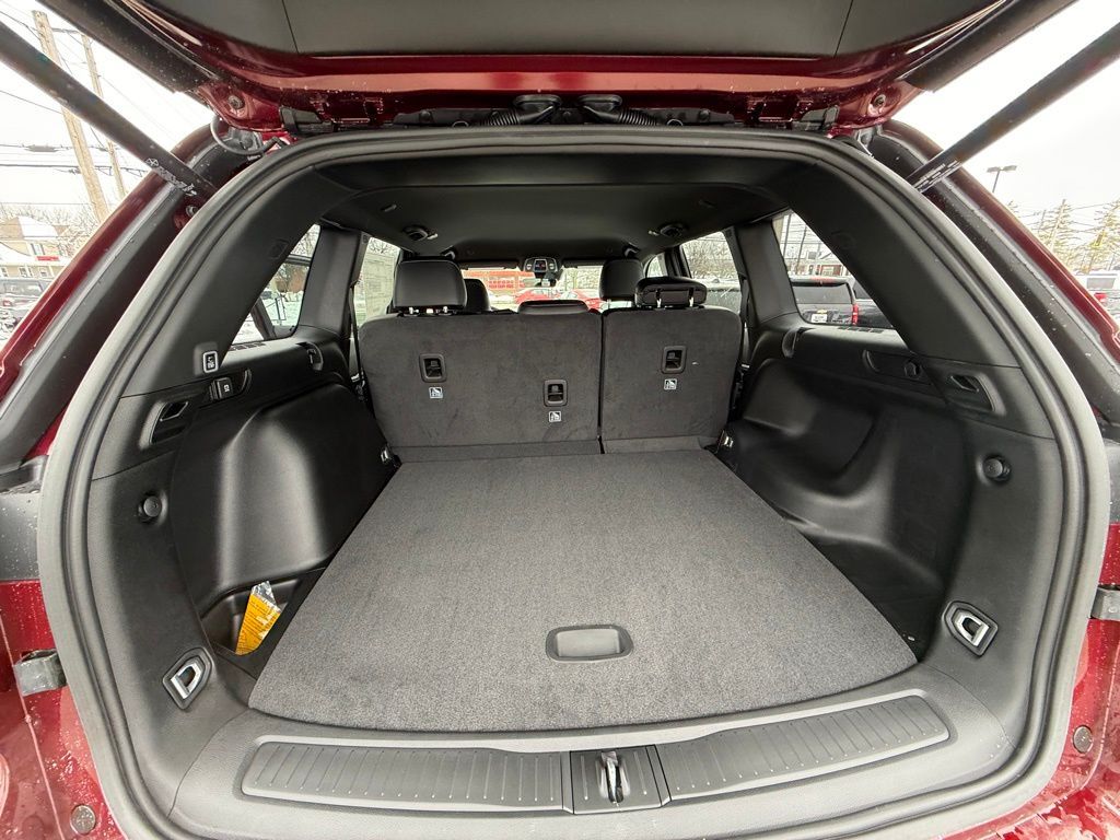 2026 Jeep Grand Cherokee Laredo Crestwood KY