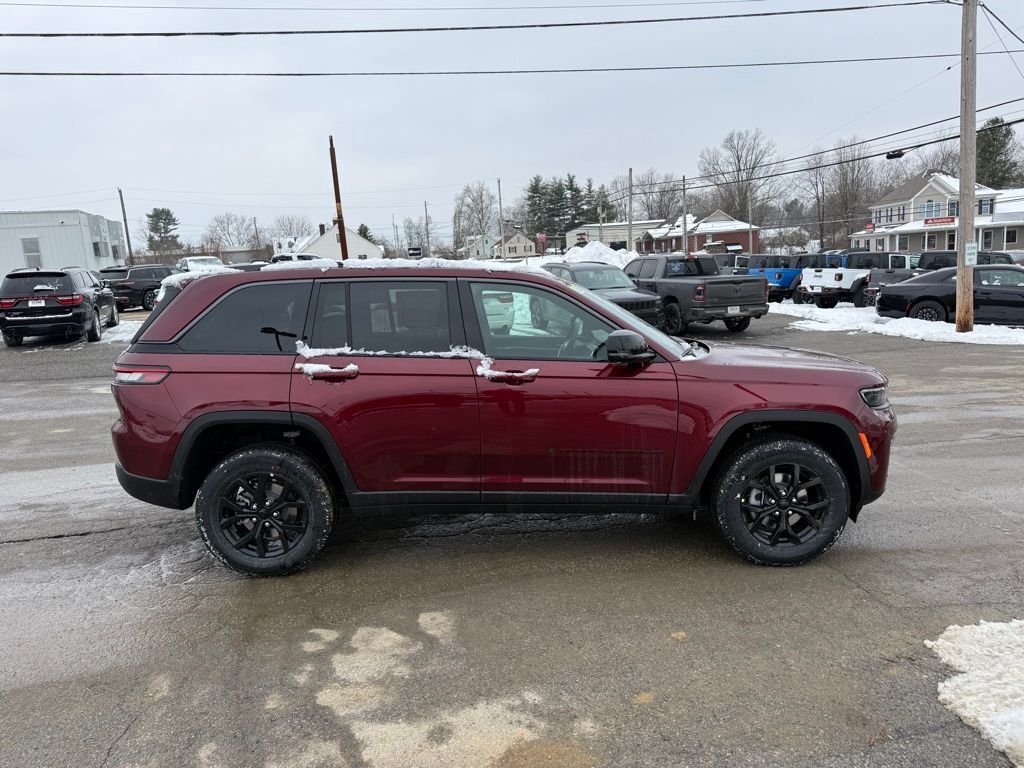2026 Jeep Grand Cherokee Laredo Crestwood KY