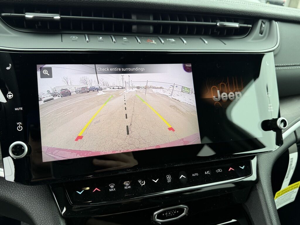 2026 Jeep Grand Cherokee Laredo Crestwood KY