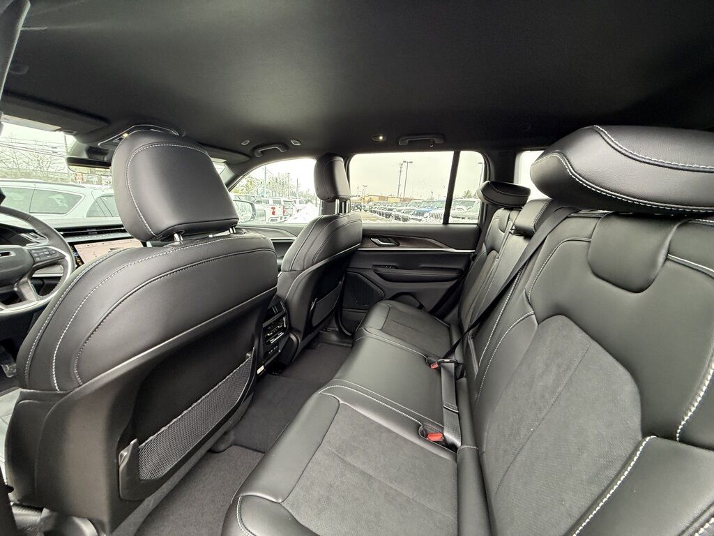 2026 Jeep Grand Cherokee Laredo Crestwood KY