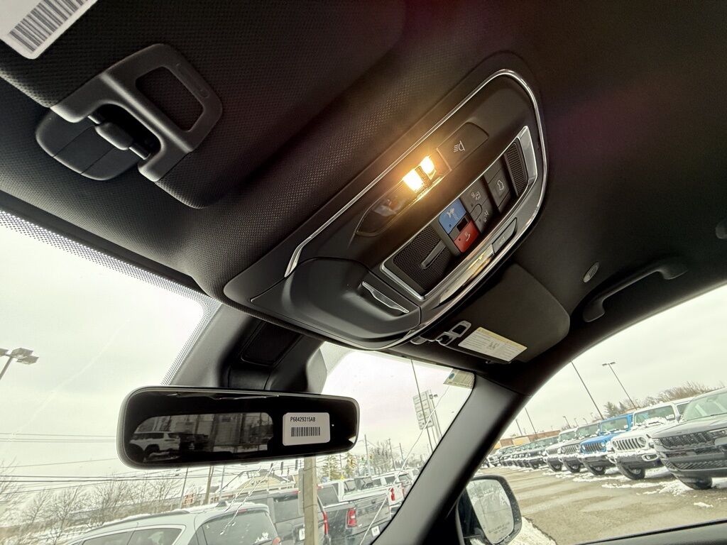 2026 Jeep Grand Cherokee Laredo Crestwood KY