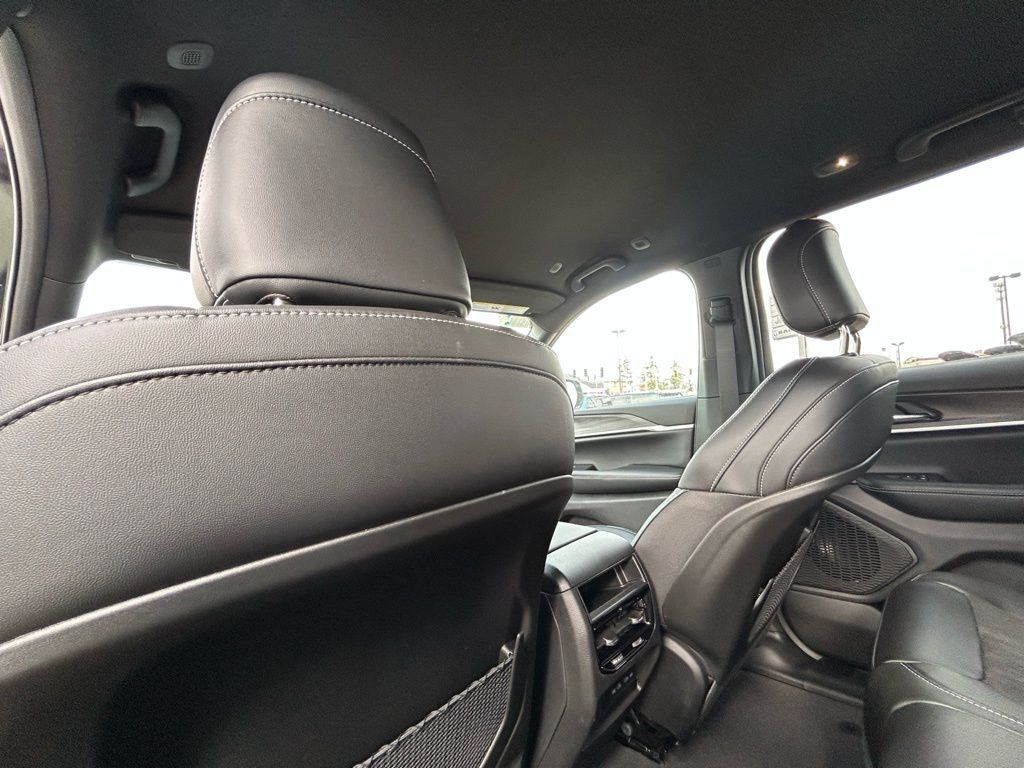 2026 Jeep Grand Cherokee Laredo Crestwood KY