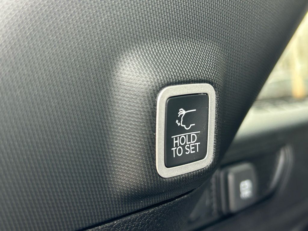 2026 Jeep Grand Cherokee Laredo Crestwood KY