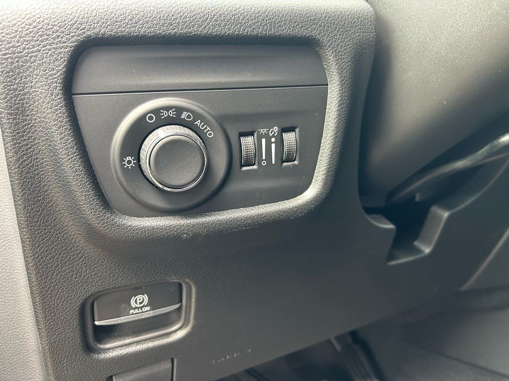 2026 Jeep Grand Cherokee Laredo Crestwood KY