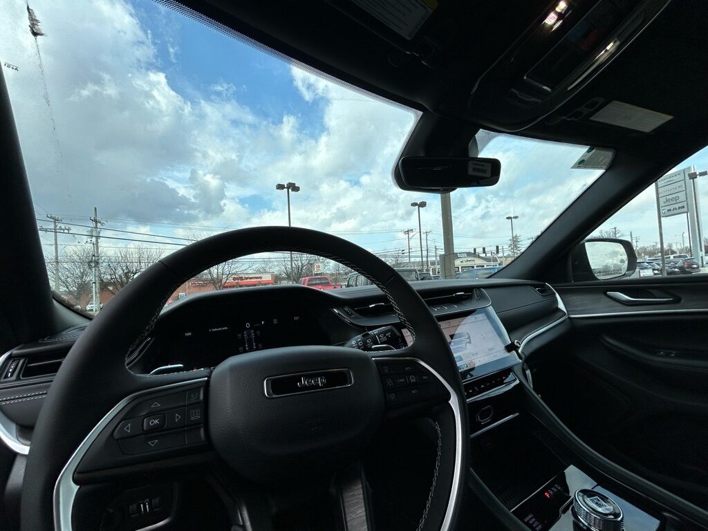 2026 Jeep Grand Cherokee Laredo Crestwood KY