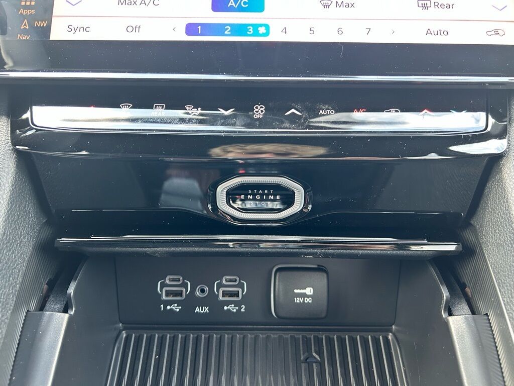 2026 Jeep Grand Cherokee Laredo Crestwood KY