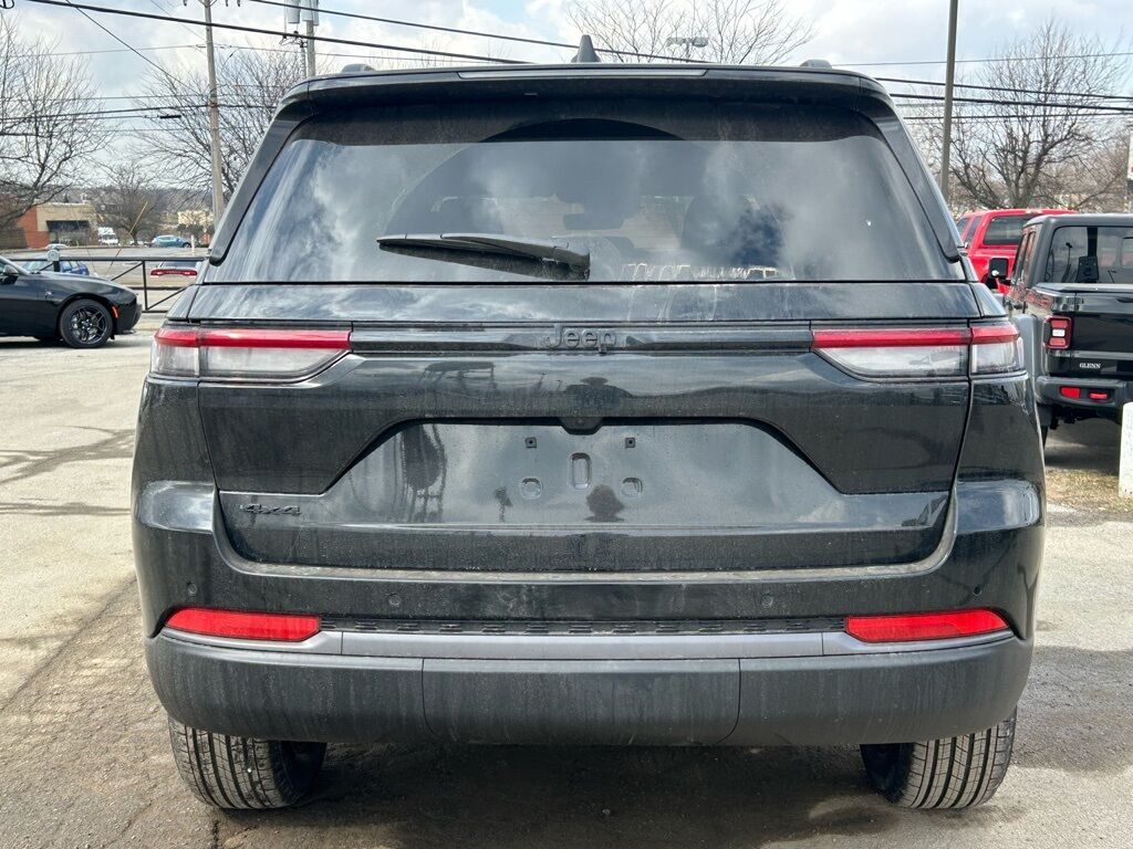 2026 Jeep Grand Cherokee Laredo Crestwood KY