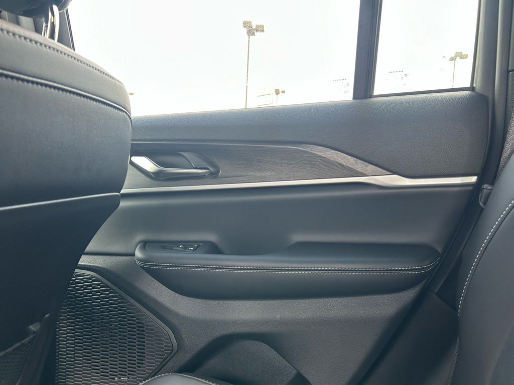 2026 Jeep Grand Cherokee Laredo Crestwood KY