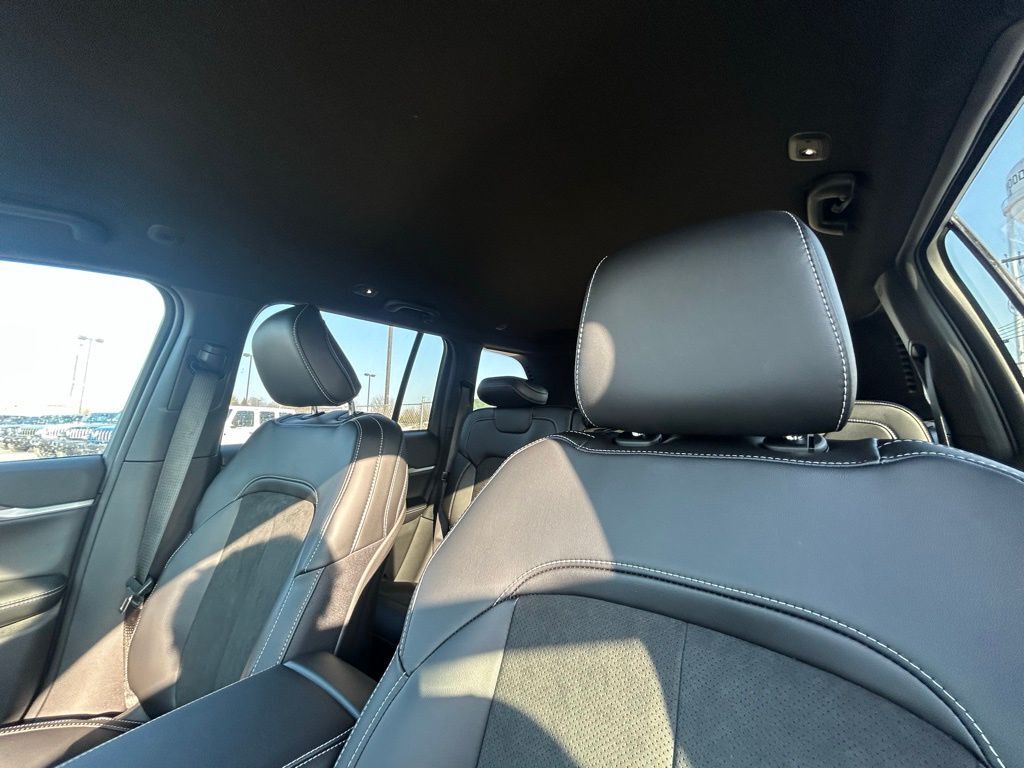 2026 Jeep Grand Cherokee Laredo Crestwood KY