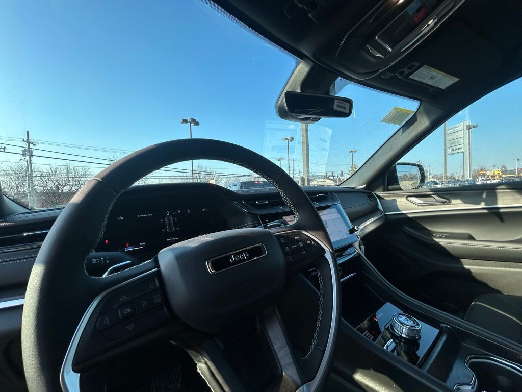 2026 Jeep Grand Cherokee Laredo Crestwood KY