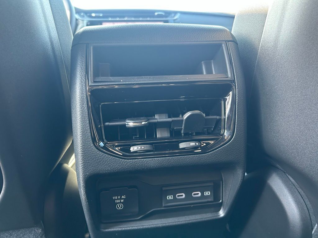 2026 Jeep Grand Cherokee Laredo Crestwood KY