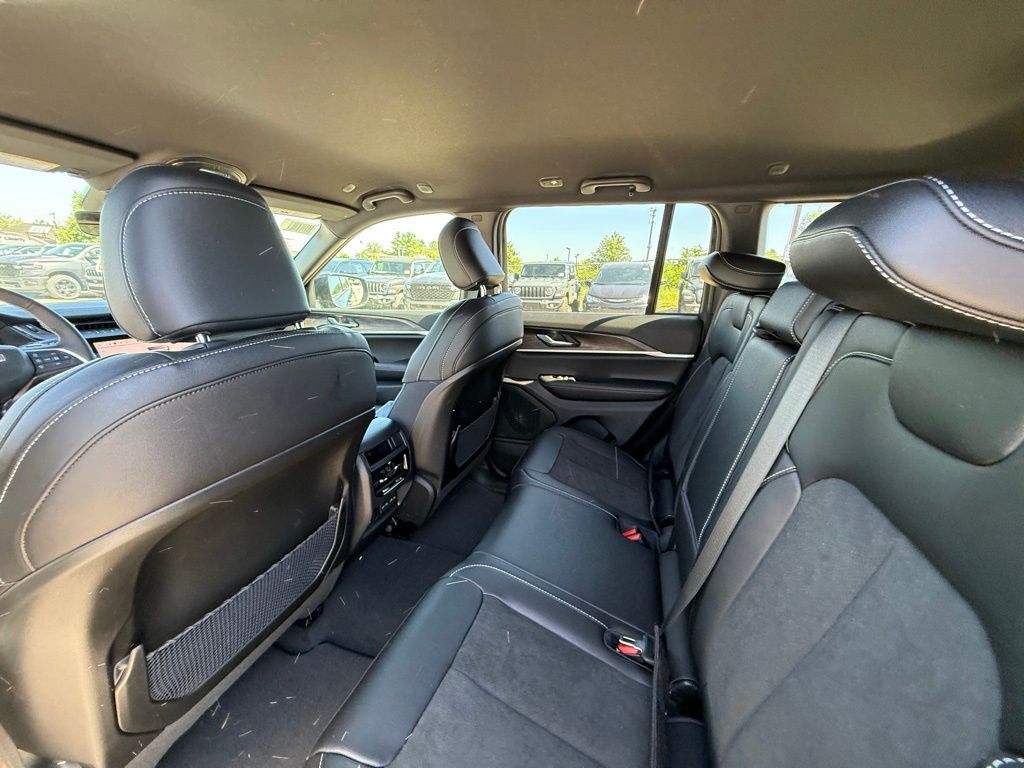 2026 Jeep Grand Cherokee Laredo Crestwood KY