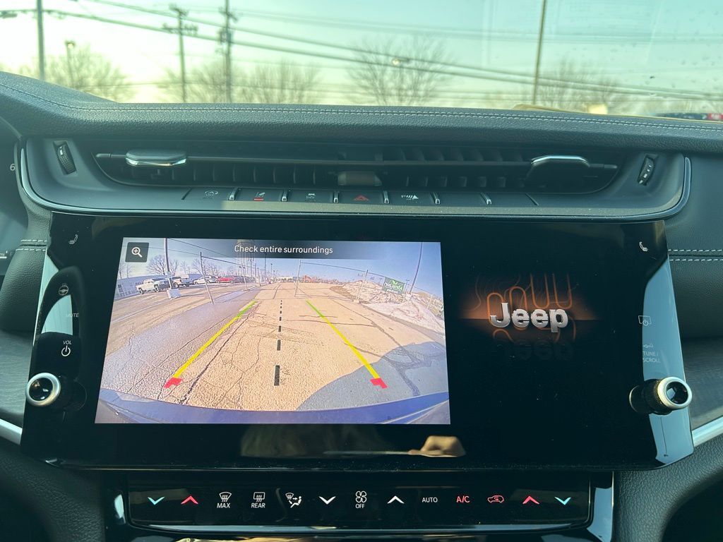 2026 Jeep Grand Cherokee Laredo Crestwood KY