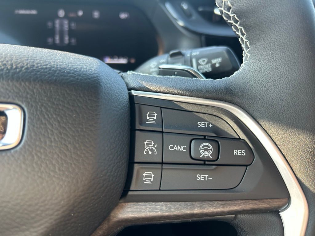 2026 Jeep Grand Cherokee Laredo Crestwood KY