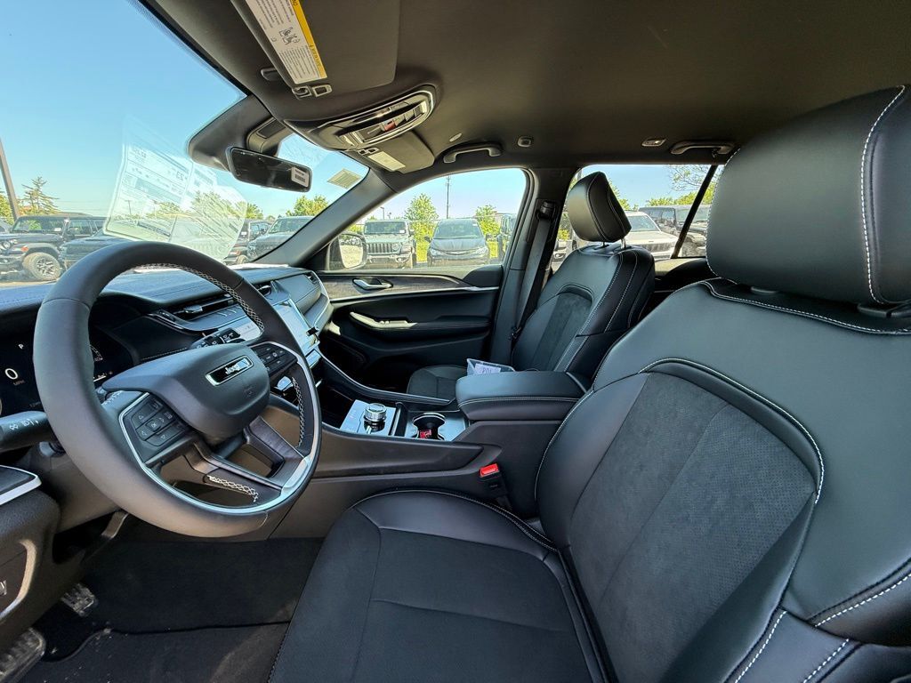 2026 Jeep Grand Cherokee Laredo Crestwood KY