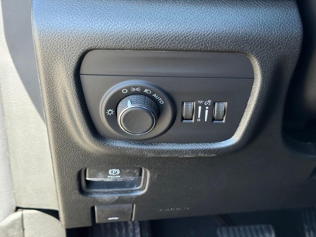 2026 Jeep Grand Cherokee Laredo Crestwood KY