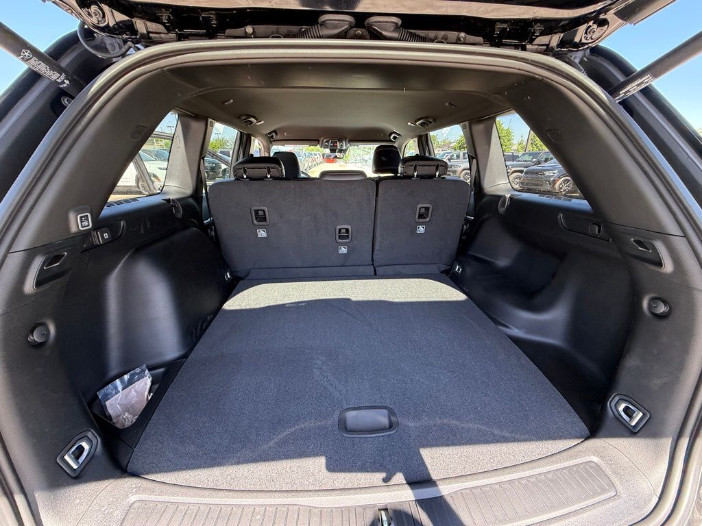 2026 Jeep Grand Cherokee Laredo Crestwood KY