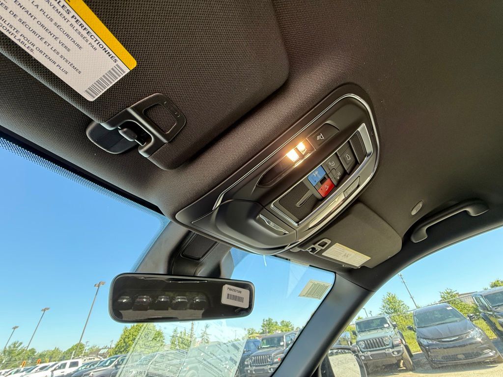 2026 Jeep Grand Cherokee Laredo Crestwood KY