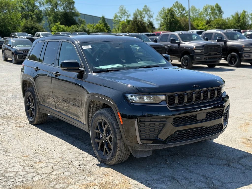 2026 Jeep Grand Cherokee Laredo Crestwood KY