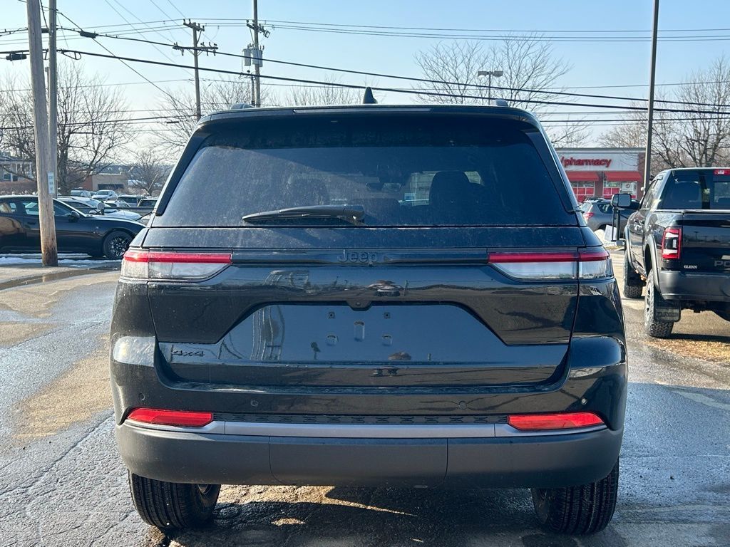 2026 Jeep Grand Cherokee Laredo Crestwood KY