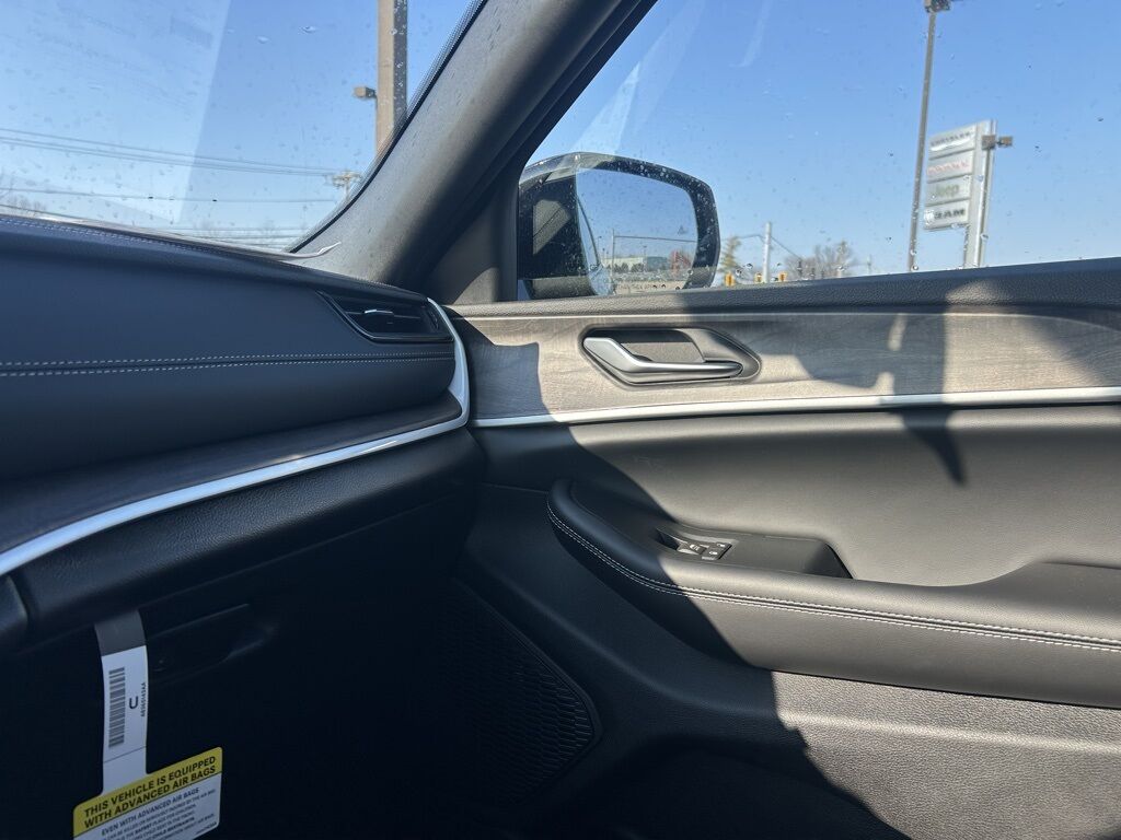 2026 Jeep Grand Cherokee Laredo Crestwood KY