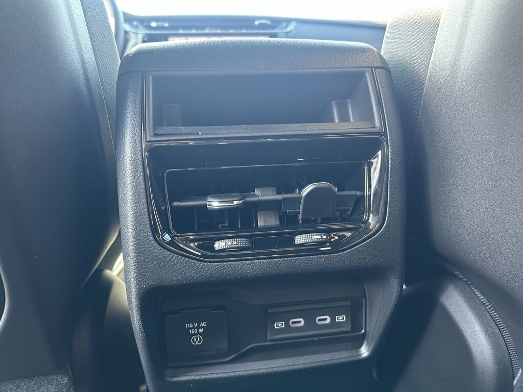 2026 Jeep Grand Cherokee Laredo Crestwood KY