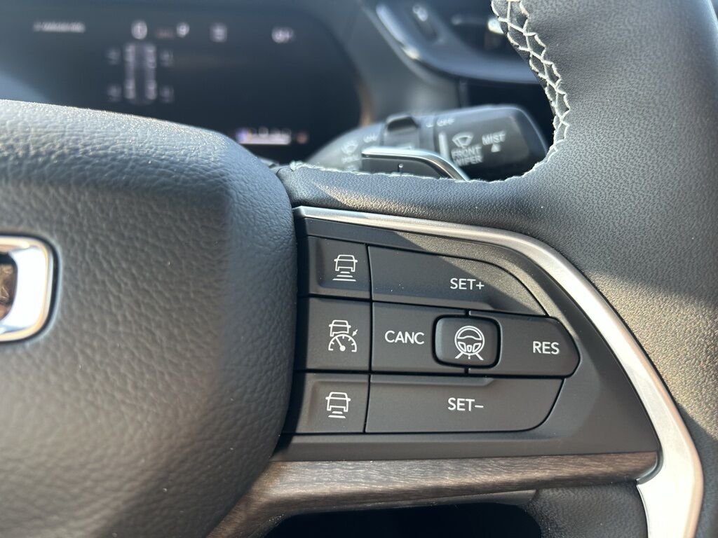 2026 Jeep Grand Cherokee Laredo Crestwood KY