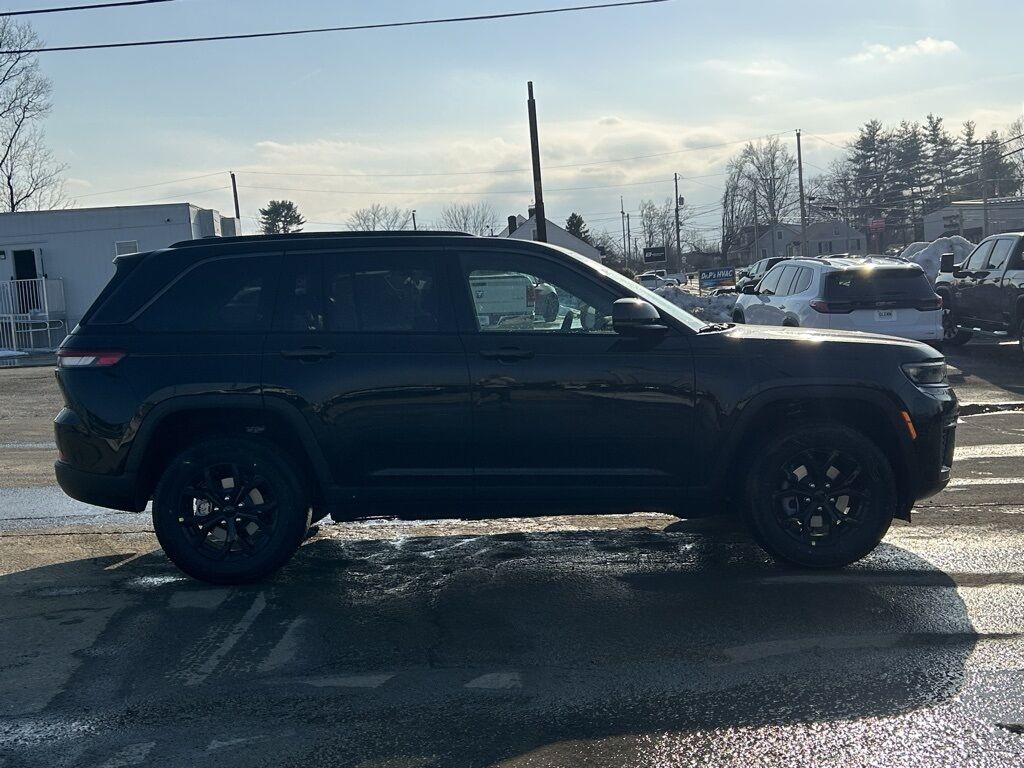 2026 Jeep Grand Cherokee Laredo Crestwood KY