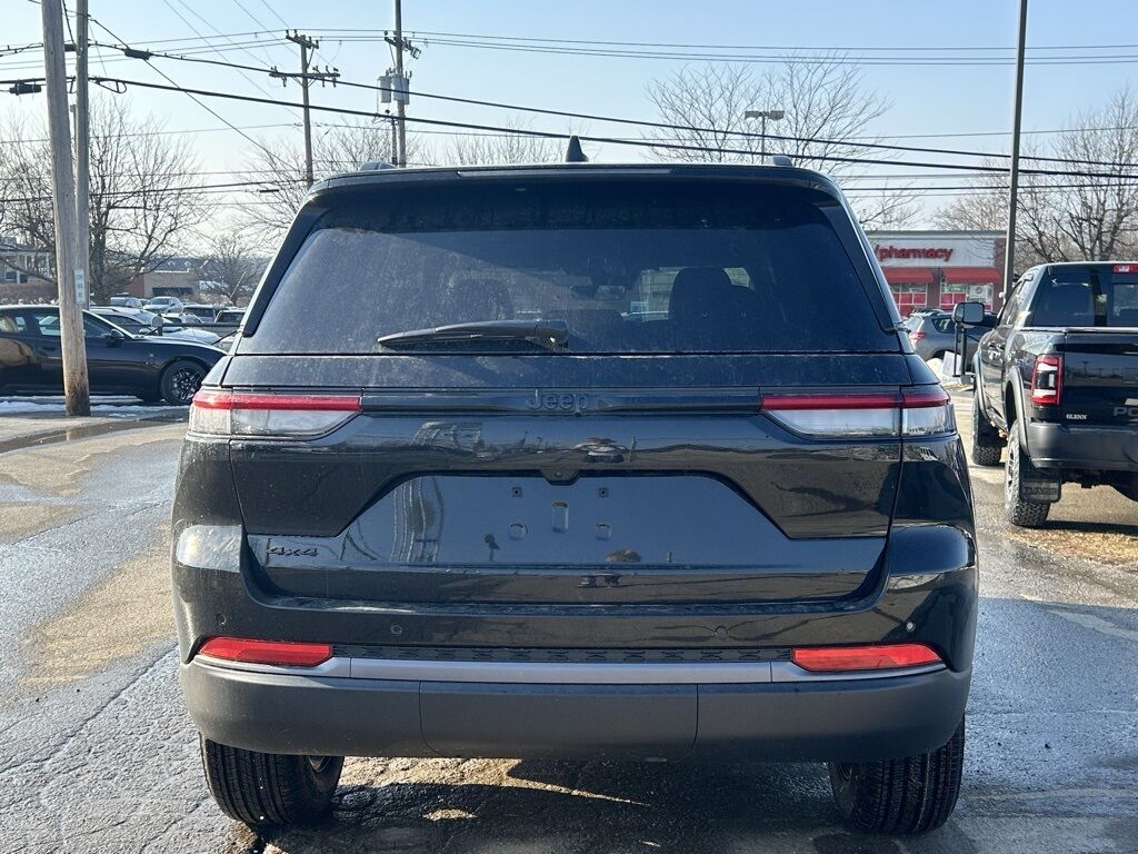 2026 Jeep Grand Cherokee Laredo Crestwood KY