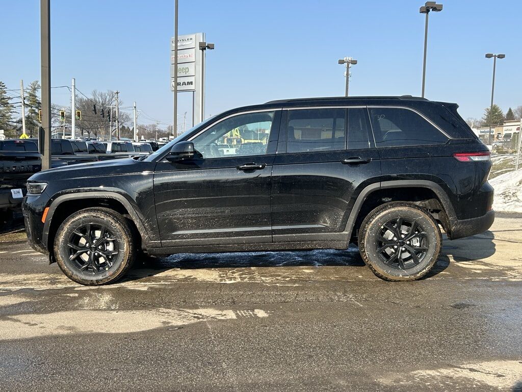 2026 Jeep Grand Cherokee Laredo Crestwood KY
