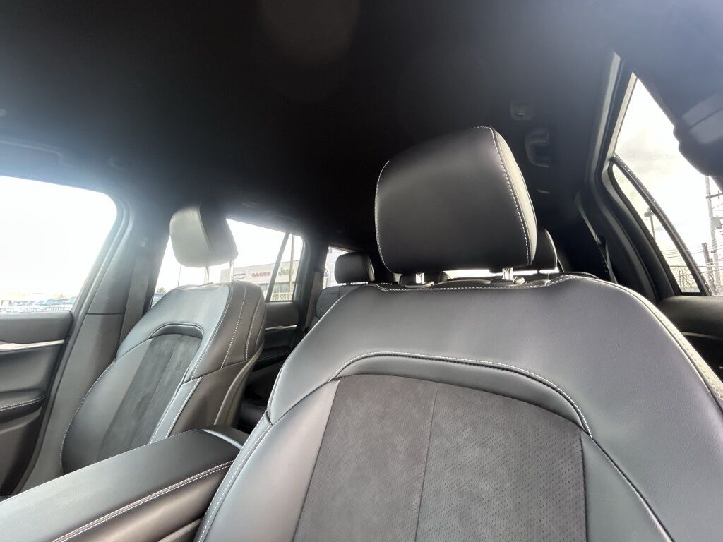 2026 Jeep Grand Cherokee Laredo Crestwood KY