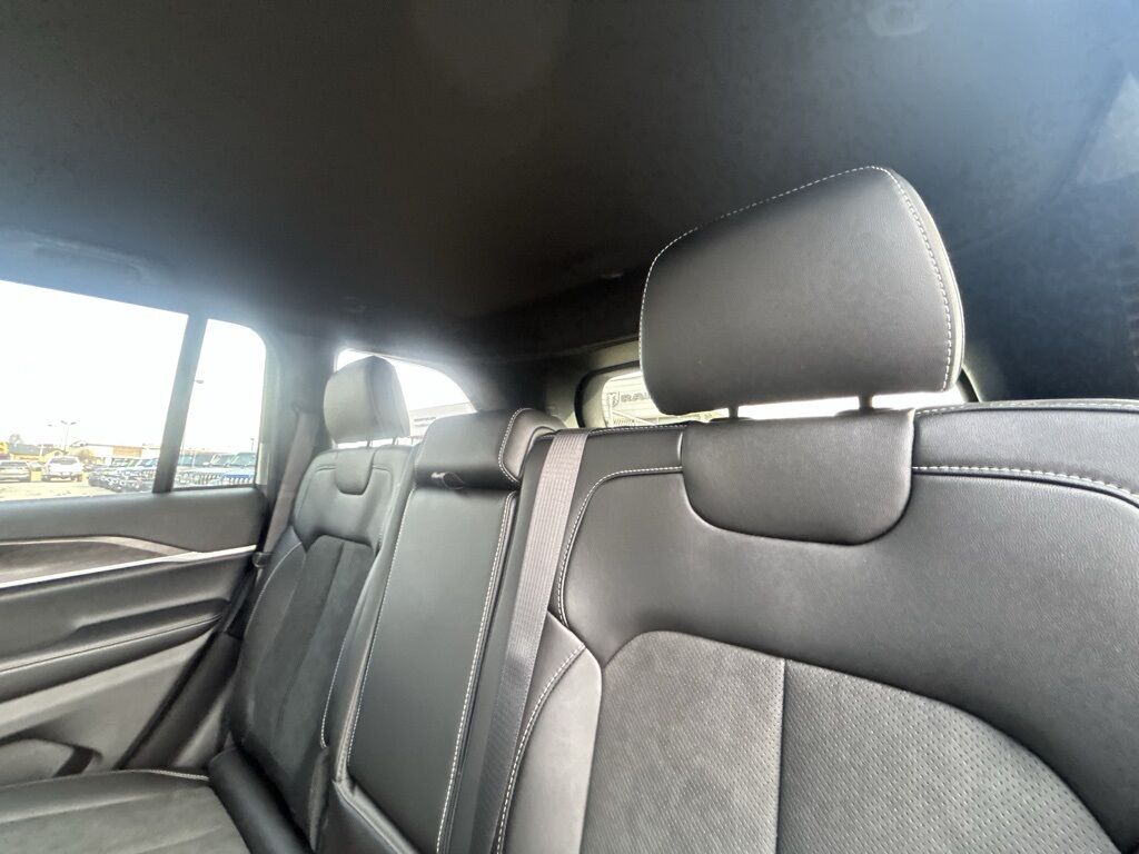 2026 Jeep Grand Cherokee Laredo Crestwood KY