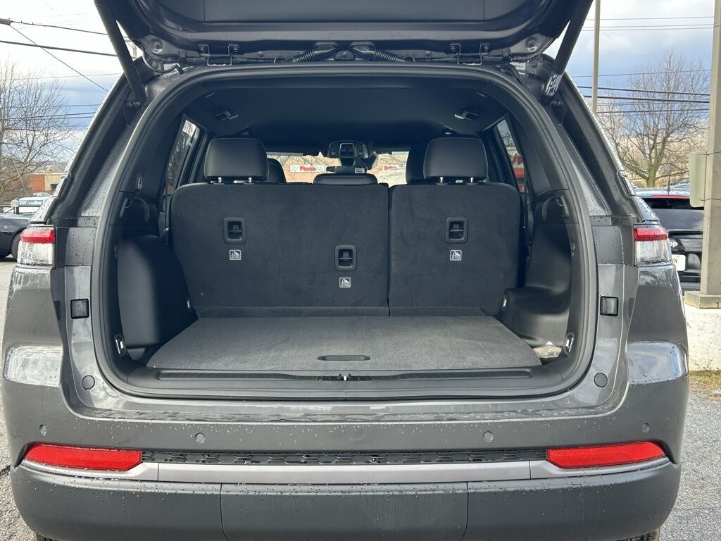 2026 Jeep Grand Cherokee Laredo Crestwood KY